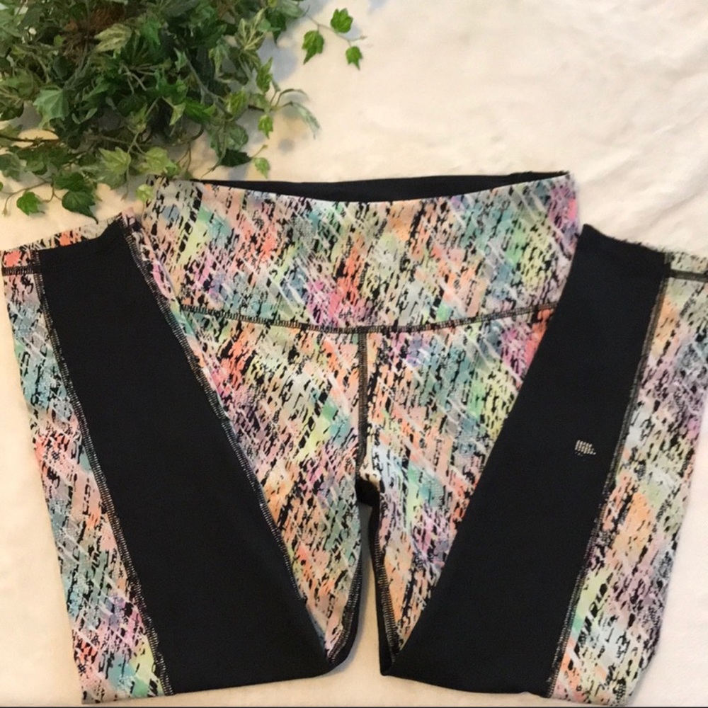 Victoria Secret VSX Athletic Cropped Pants.